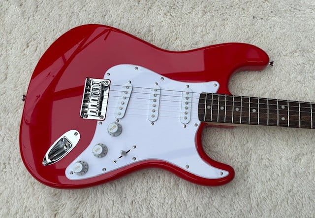 ZGAN is deze Stratocaster van Squier.