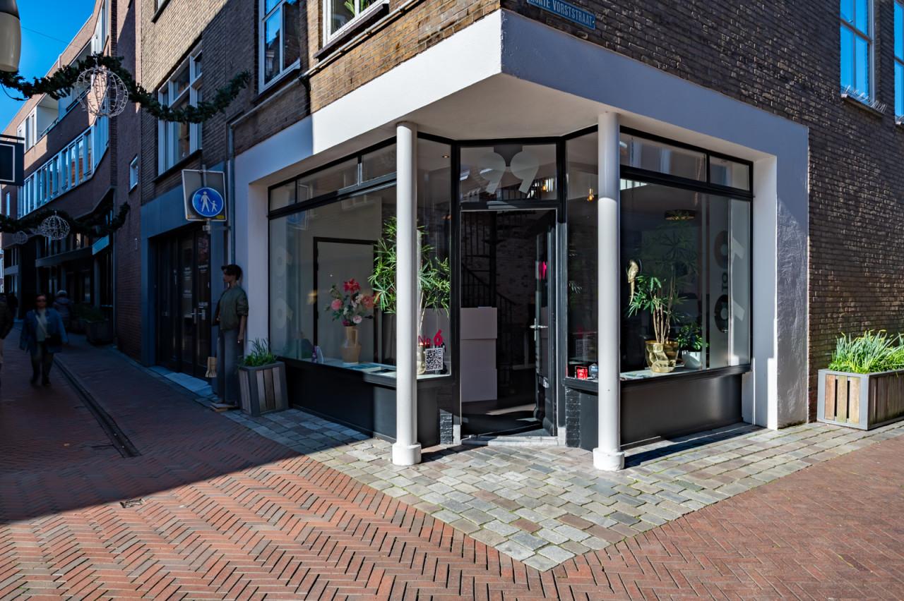 TE HUUR | Representatieve turn-key ruimte in het winkelcentrum van Goes