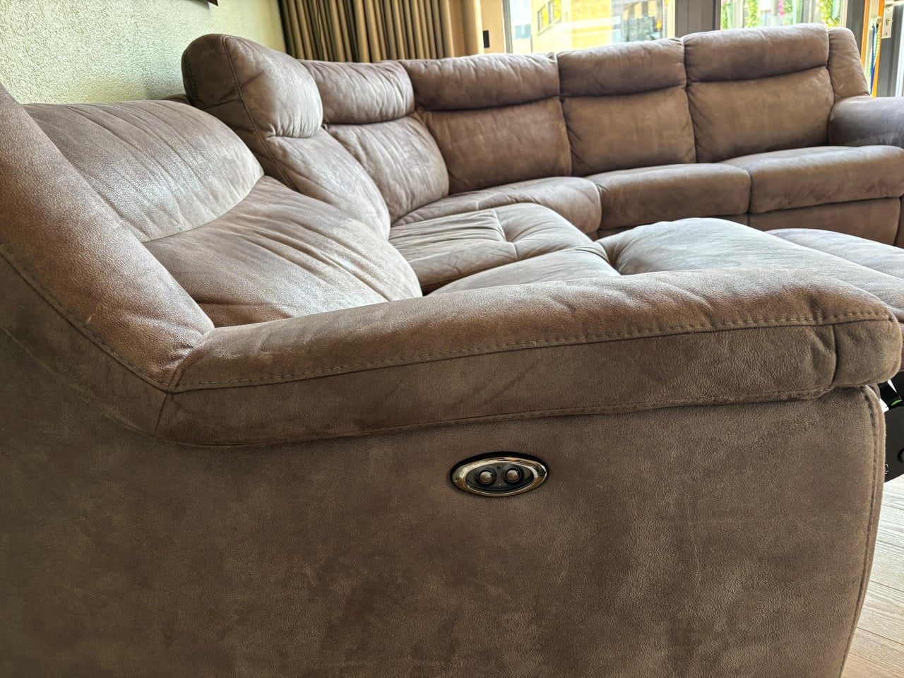 L-vormige elektrische relaxbank – microleder – nette staat