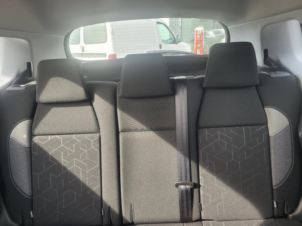 Peugeot 2008 1.2 puretech blue lion carplay