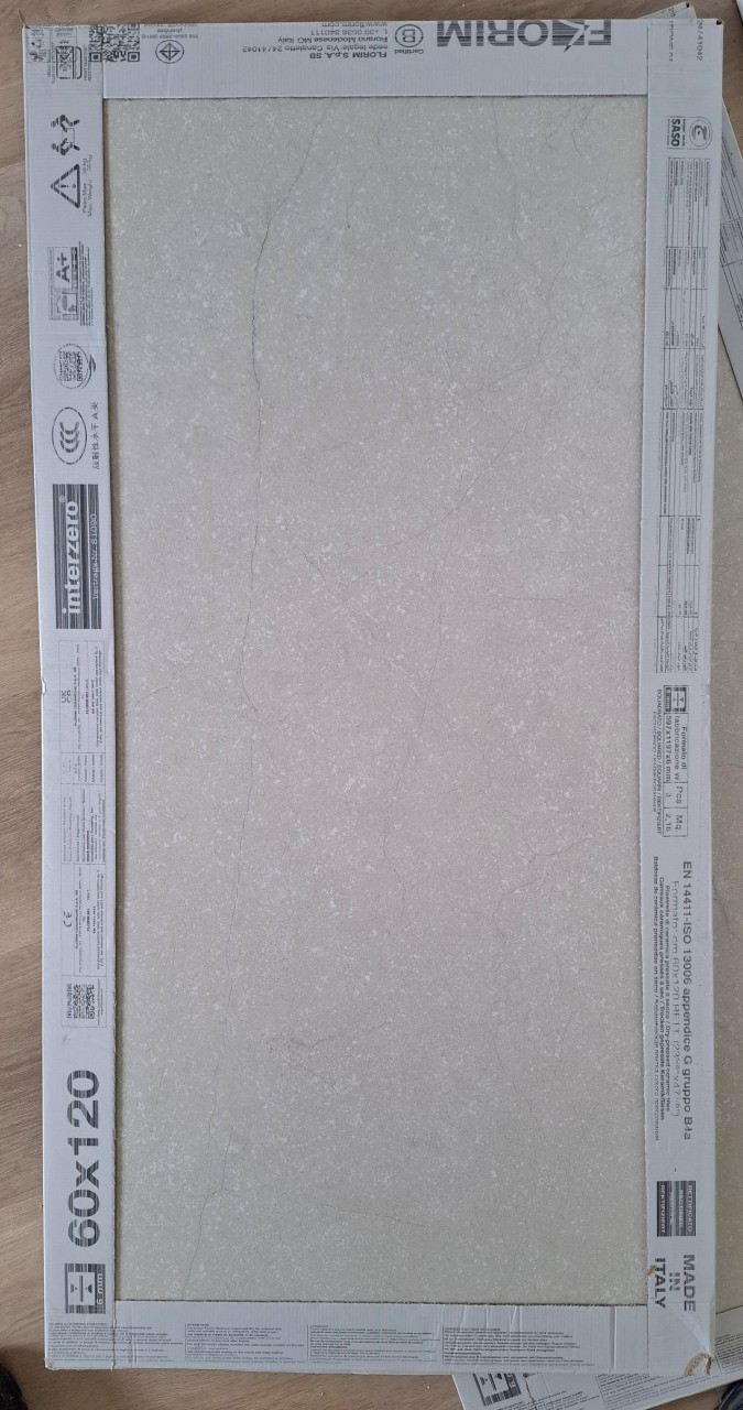 Te koop: 6 grote wandtegels, 60 x 120cm, 2 ds. 4,32m2.
