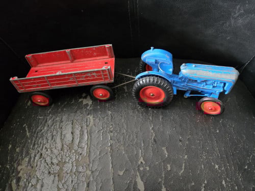 Crescent Toys No.1803 Dextra Tractor en Aanhanger Set