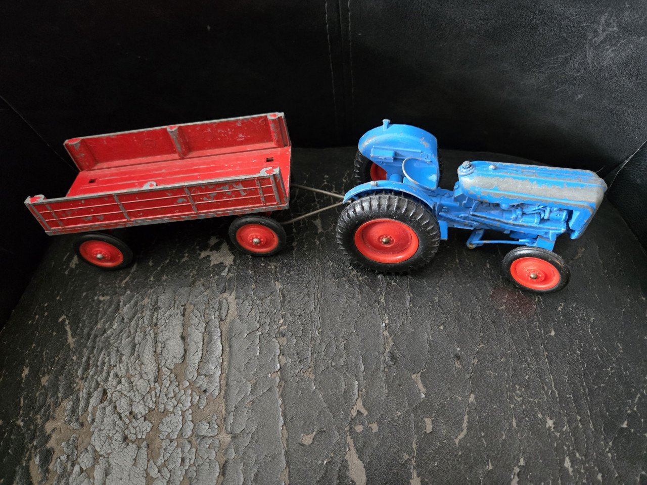 Crescent Toys No.1803 Dextra Tractor en Aanhanger Set
