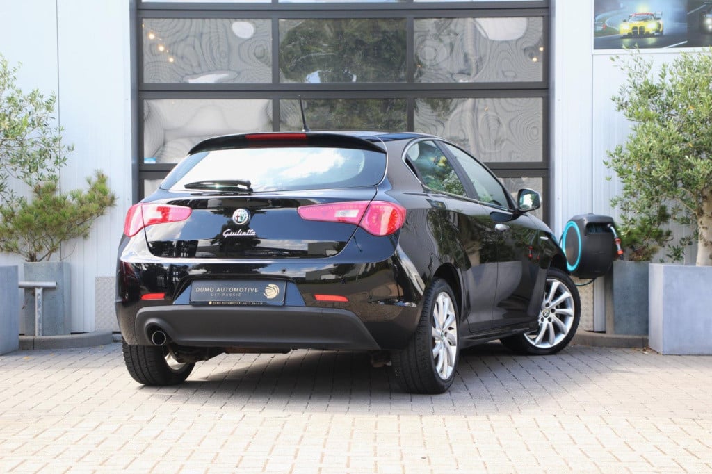 Alfa Romeo Giulietta 1.4 t turbo turismo - leder - cruise - clima - stoel v