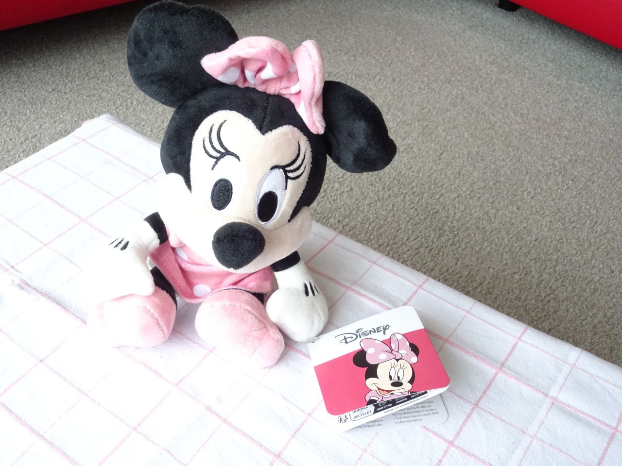 Nieuwe  Minnie Mousse    Disney knuffel  voor  € 7,50