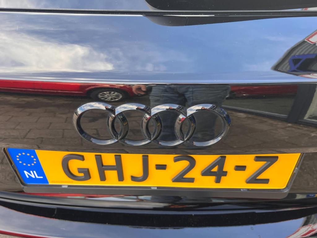 Audi A4 avant 35 tfsi m-hev sport s line black edition, standkachel, wegkla