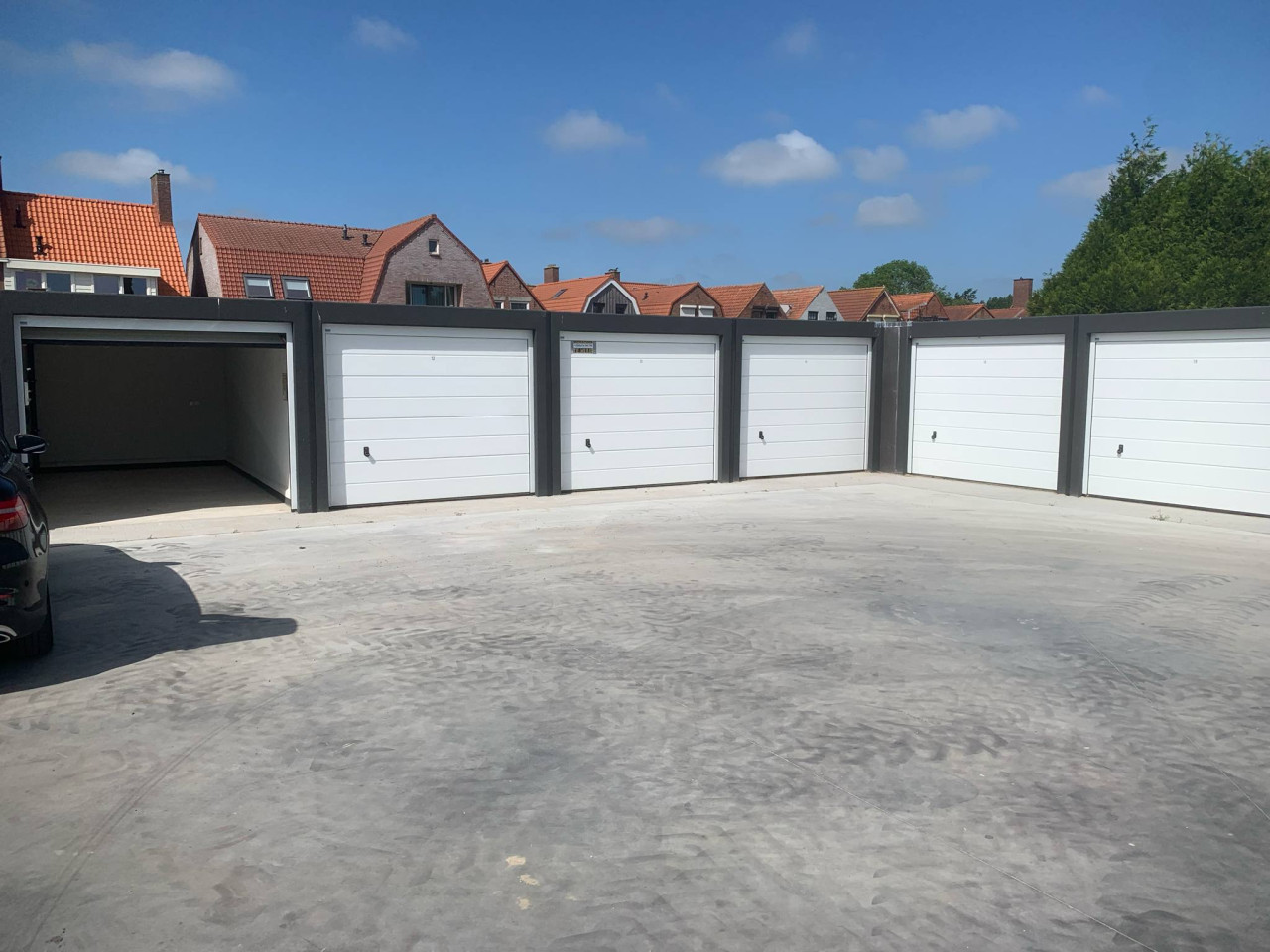 GARAGES TE HUUR TE OOSTBURG, BROUWERIJSTRAAT 45