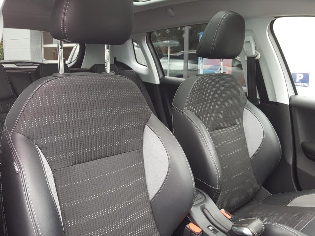 Peugeot 2008 allure1.2 puretech 110pk navigatie | cruise & climate control 