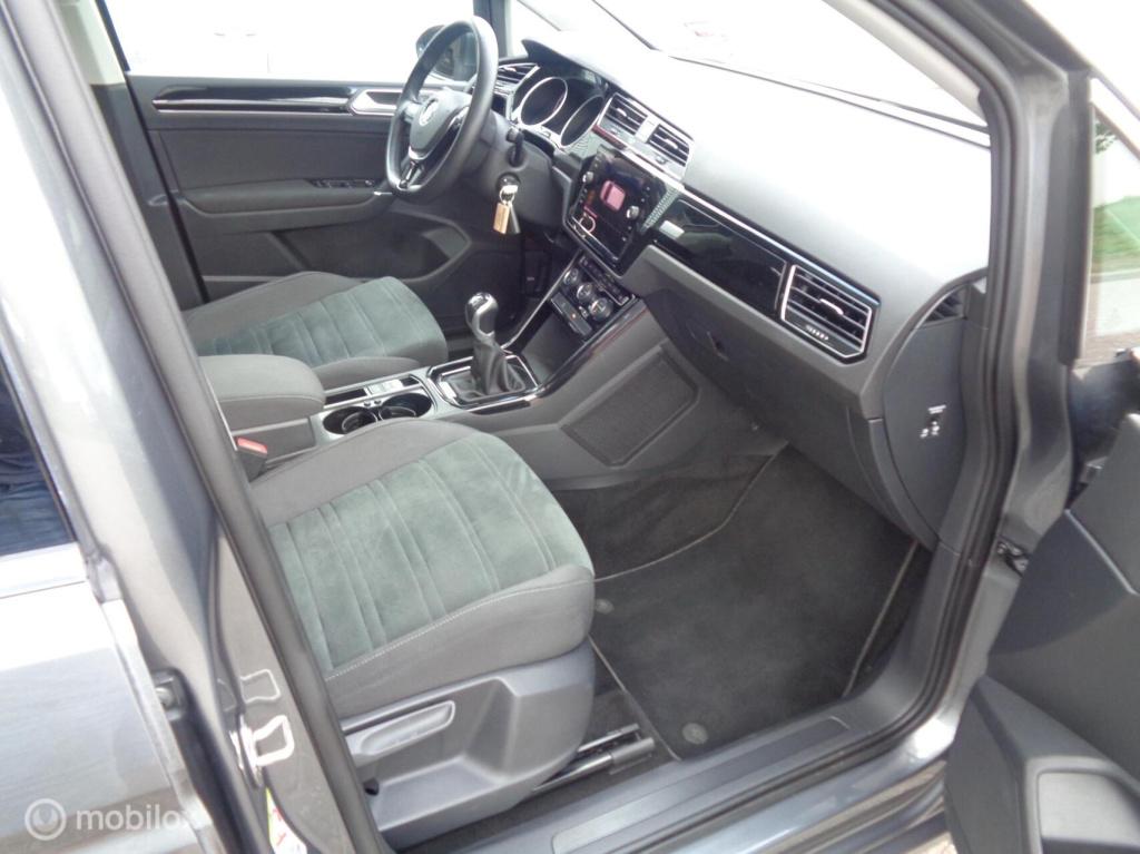 Volkswagen Touran 1.5 tsi comfortline business 7p/airco/pano/stoelverw/came