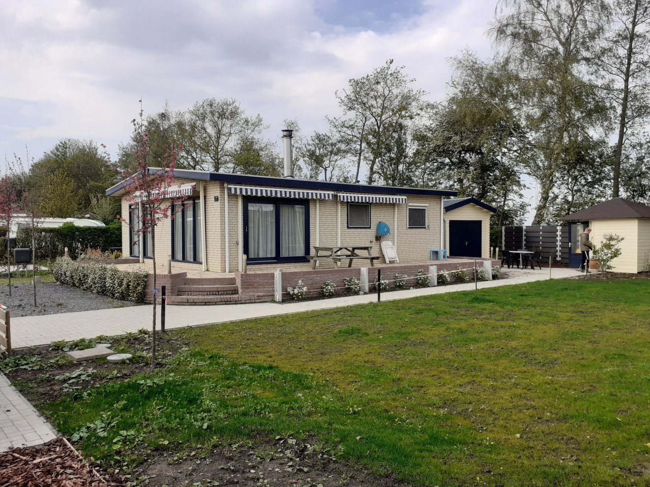 TIJDELIJKE woonruimte? Th. chalets op Stelleplas