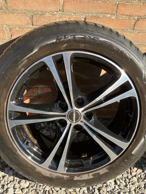 18 inch velgen met banden