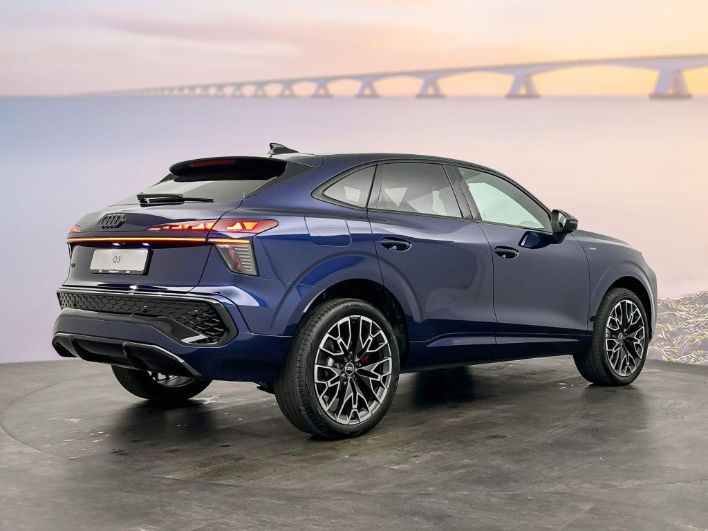 Delta A Matrix Audi Q3 sportback s edition e-hybrid 272 pk tech pro l leer l matrix