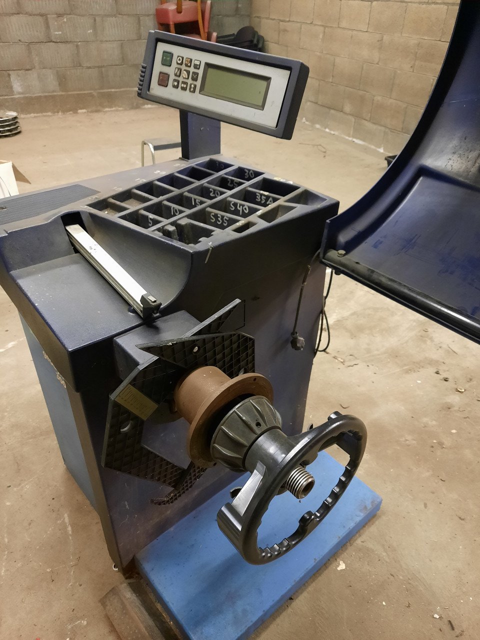 Balanceermachine balanceerapparaat banden Hofmann Geodyna 3000