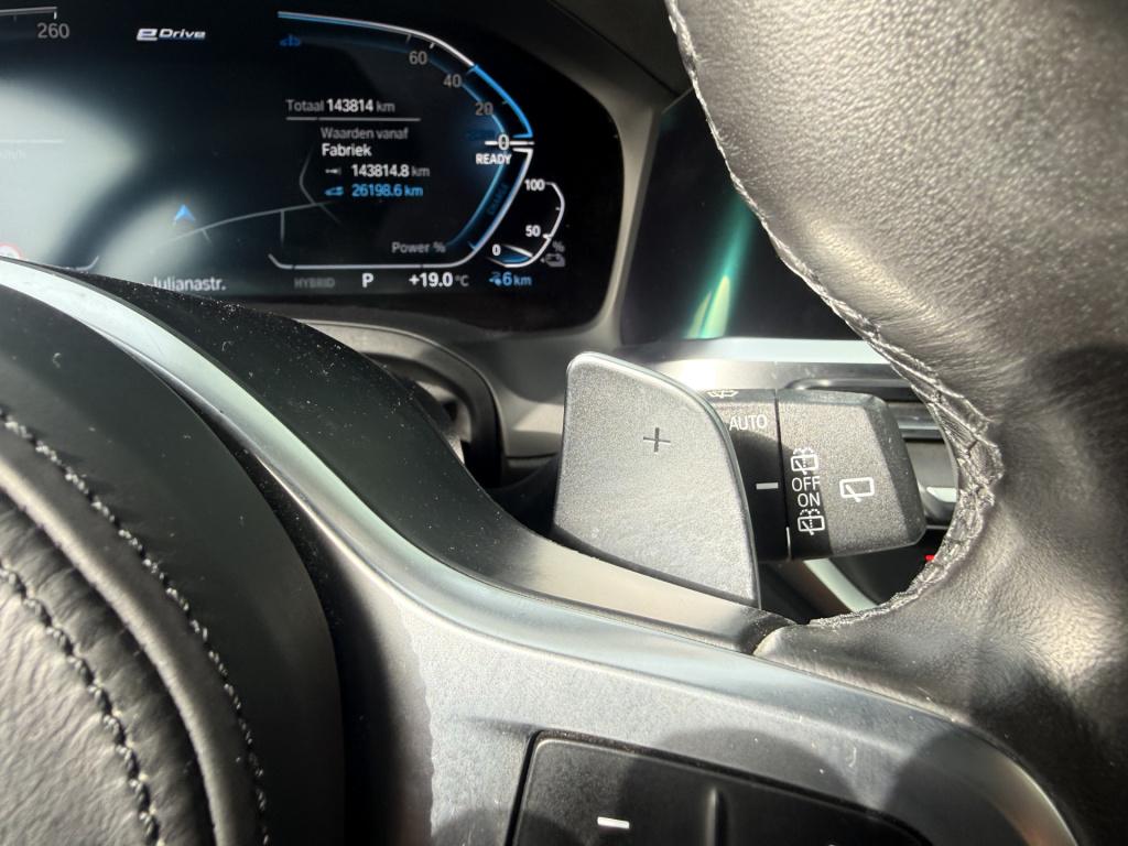 BMW 3-serie touring 330e automaat high executive m-sportpakket