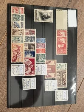 Kleine collectie postzegels Frankrijk op insteekkaarten