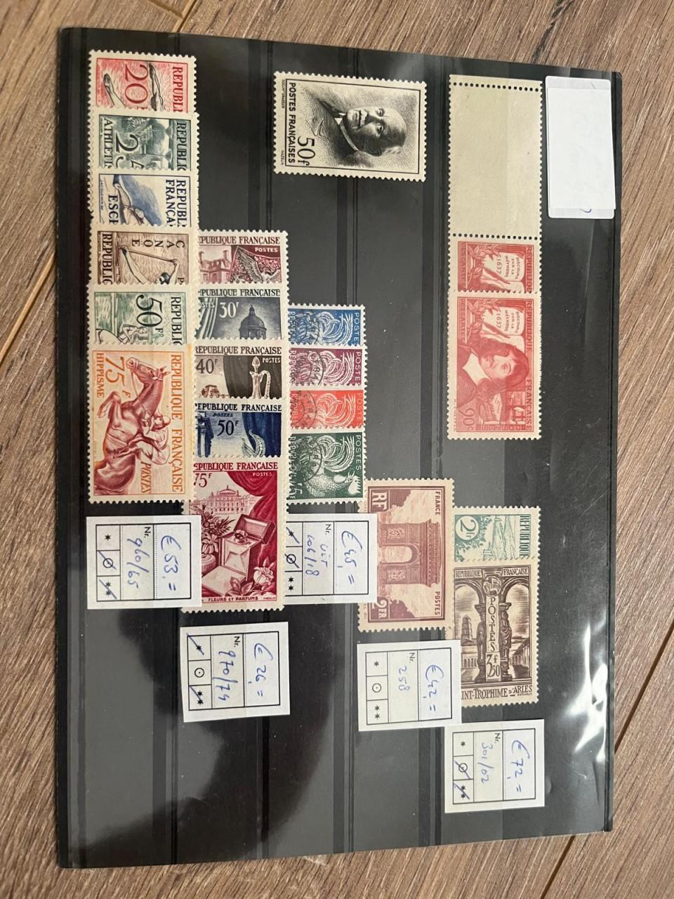 Kleine collectie postzegels Frankrijk op insteekkaarten