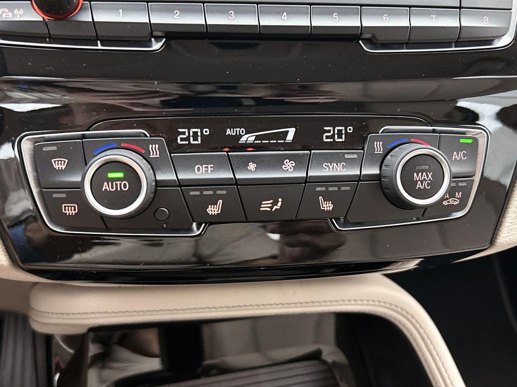 BMW X1 xdrive25e high executive | automaat | leder | parkeer sensoren | nav