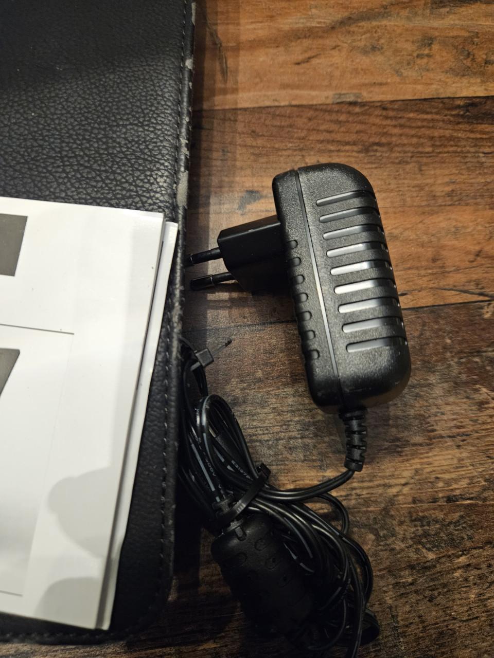 AV Autovision AV-701 e-Reader met oplader en hoes