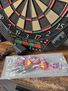 Mooi werkend Elektronisch Dartbord met Pijlen en Adapter