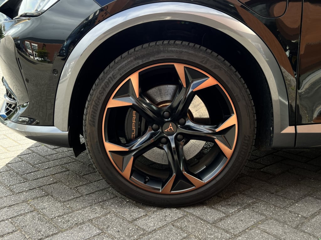 Cupra Formentor 1.4 e-hybrid vz performance | 245 pk | 360 camera's | apple