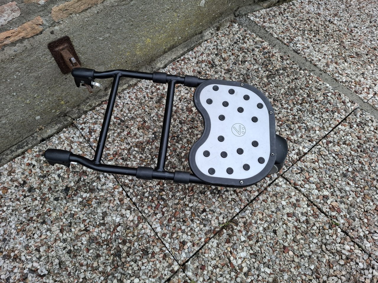 Meerijdplankje aluminium -step up board voor baby en kinder/wandelwagen €15