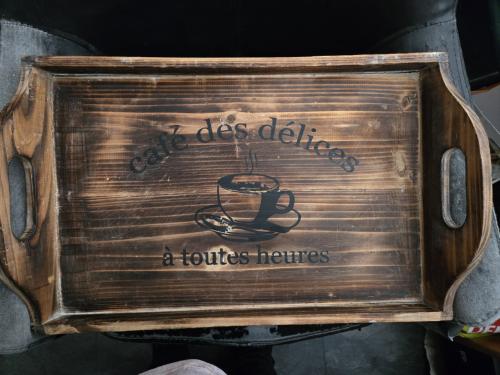 Houten serveerblad met een rustieke uitstraling,L46xB32xH7cm