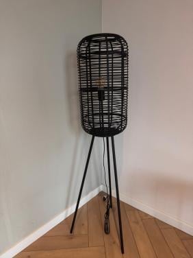 ZEER MOOIE staande Vloerlamp. Hoogte 135 cm.