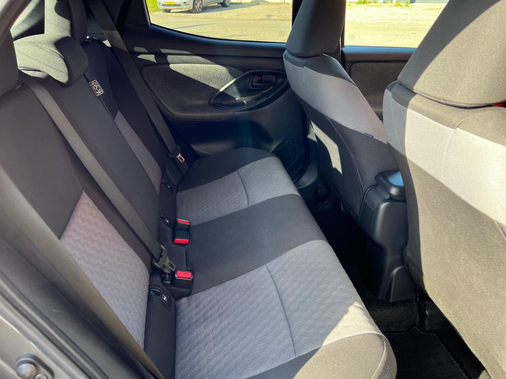 Toyota Yaris 1.5 hybrid tokyo spirit | navi | cruise | climate