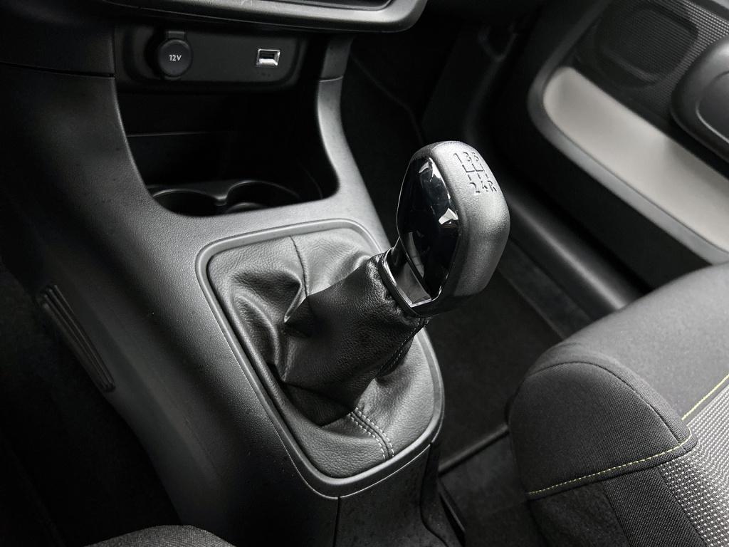 Citroen C3 82 pk plus | rijklaar | navigatie | parkeersensoren achter |