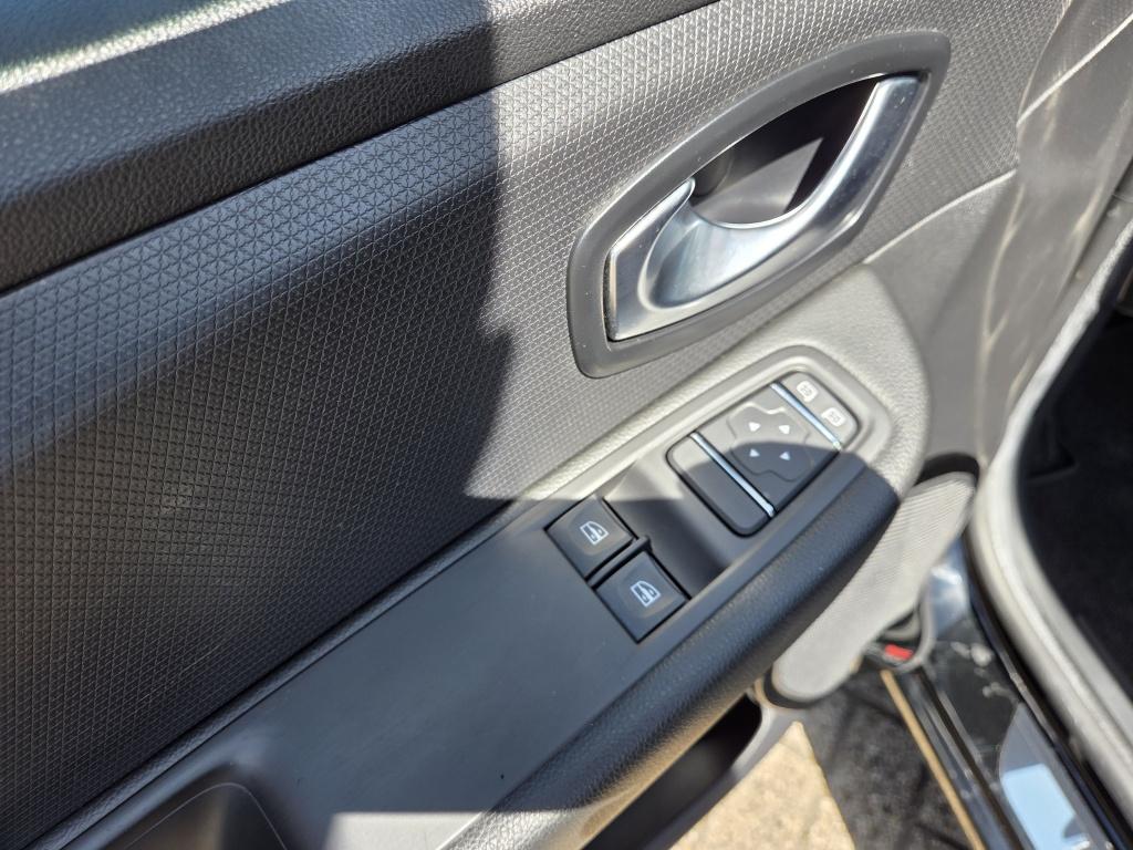 Renault Clio 0.9 tce limited | navi | keyless | parkeer sensoren