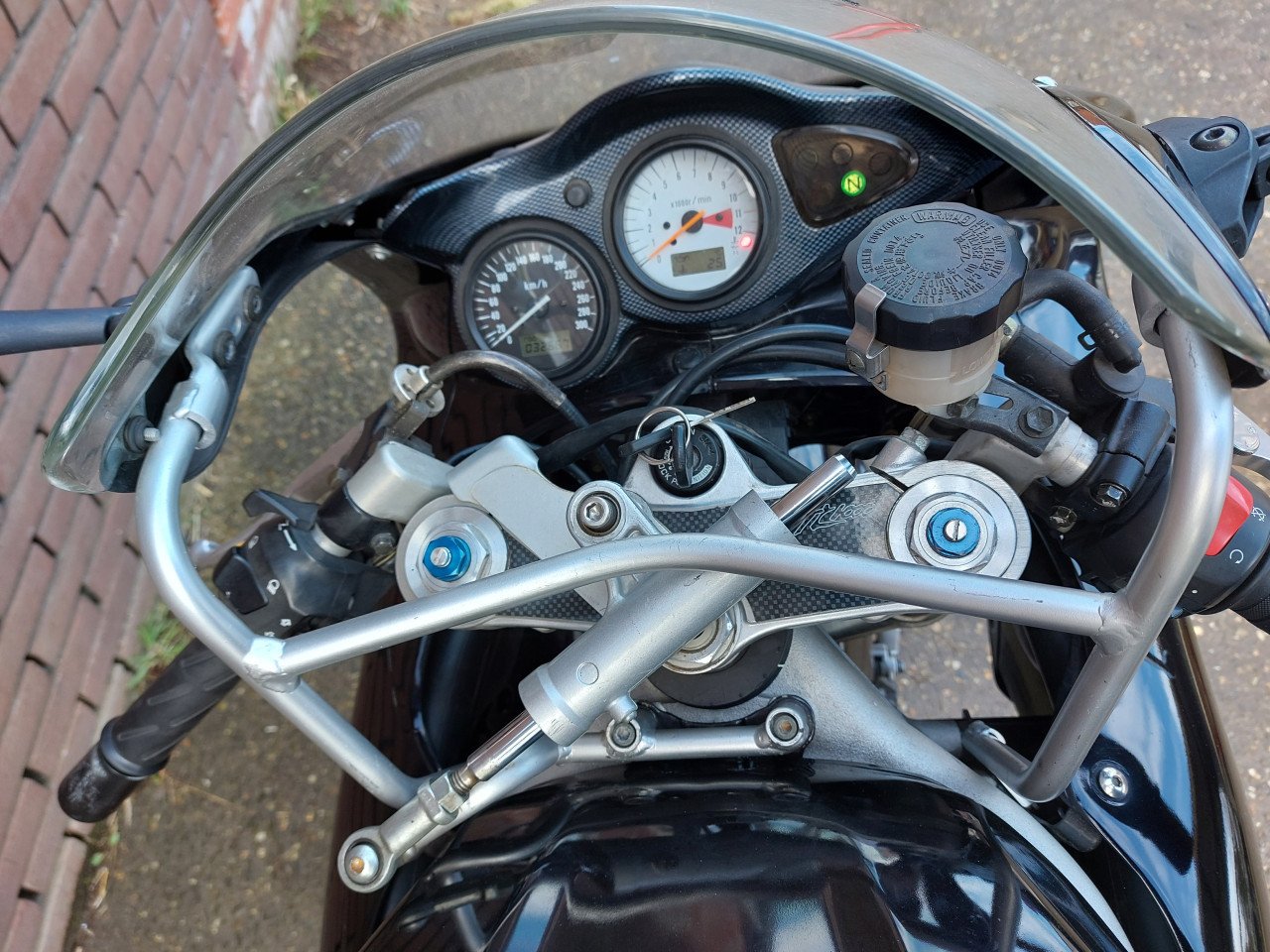 Suzuki TL1000S (Old school superbike)