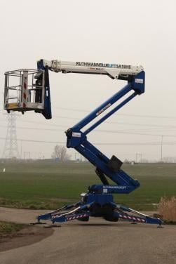 Spinhoogwerker te huur! Hoogte 18m, zijdelingsbereik 8m