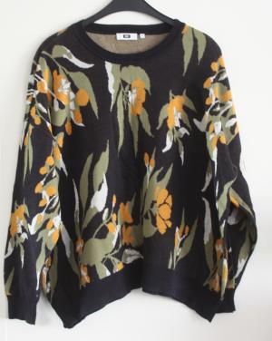Zwarte trui met bloemen maar 2xl