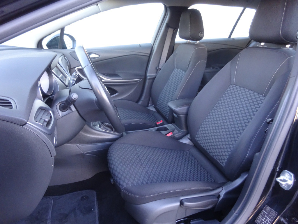 Opel Astra sports tourer 1.2 business edition navi / trekhaak / cruise cont