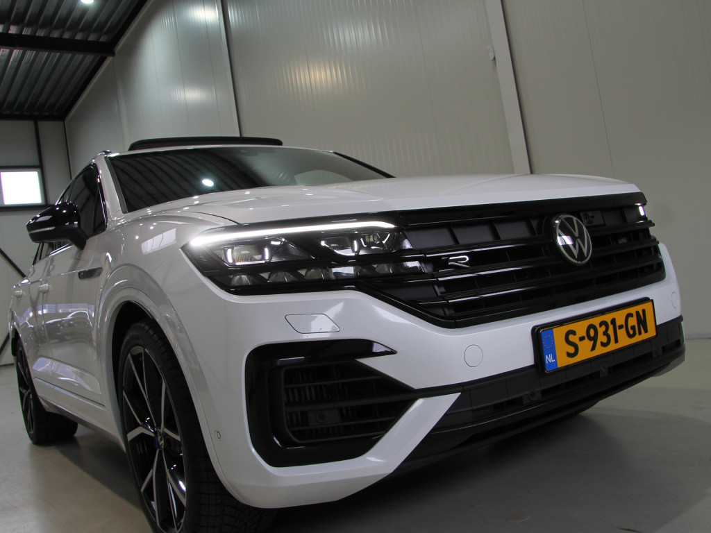 Volkswagen Touareg r 3.0 tsi ehybrid 462pk | full option | garantie 02-2026