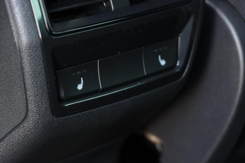 Skoda Karoq 1.5 tsi sportline business 150pk dsg7