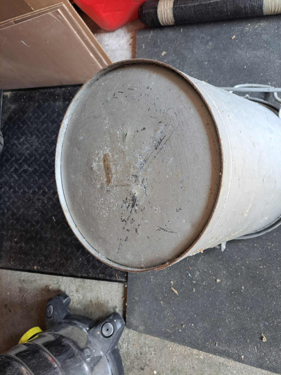 Brocante Vuilnisbak  Oost en West Souburg