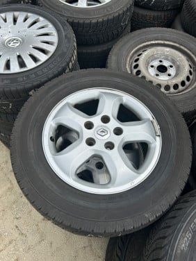 RENAULT ALUMINIUM VELGEN MET TYFOON BUSBANDEN 16C INCH