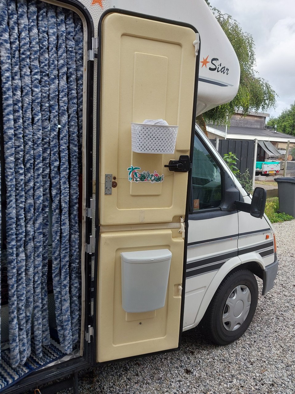 Camper