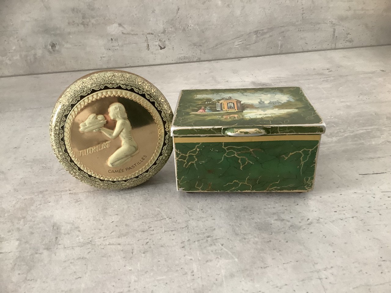 Vintage D.E. Theeblik + Tjoklat Camee Pastilles Blikje