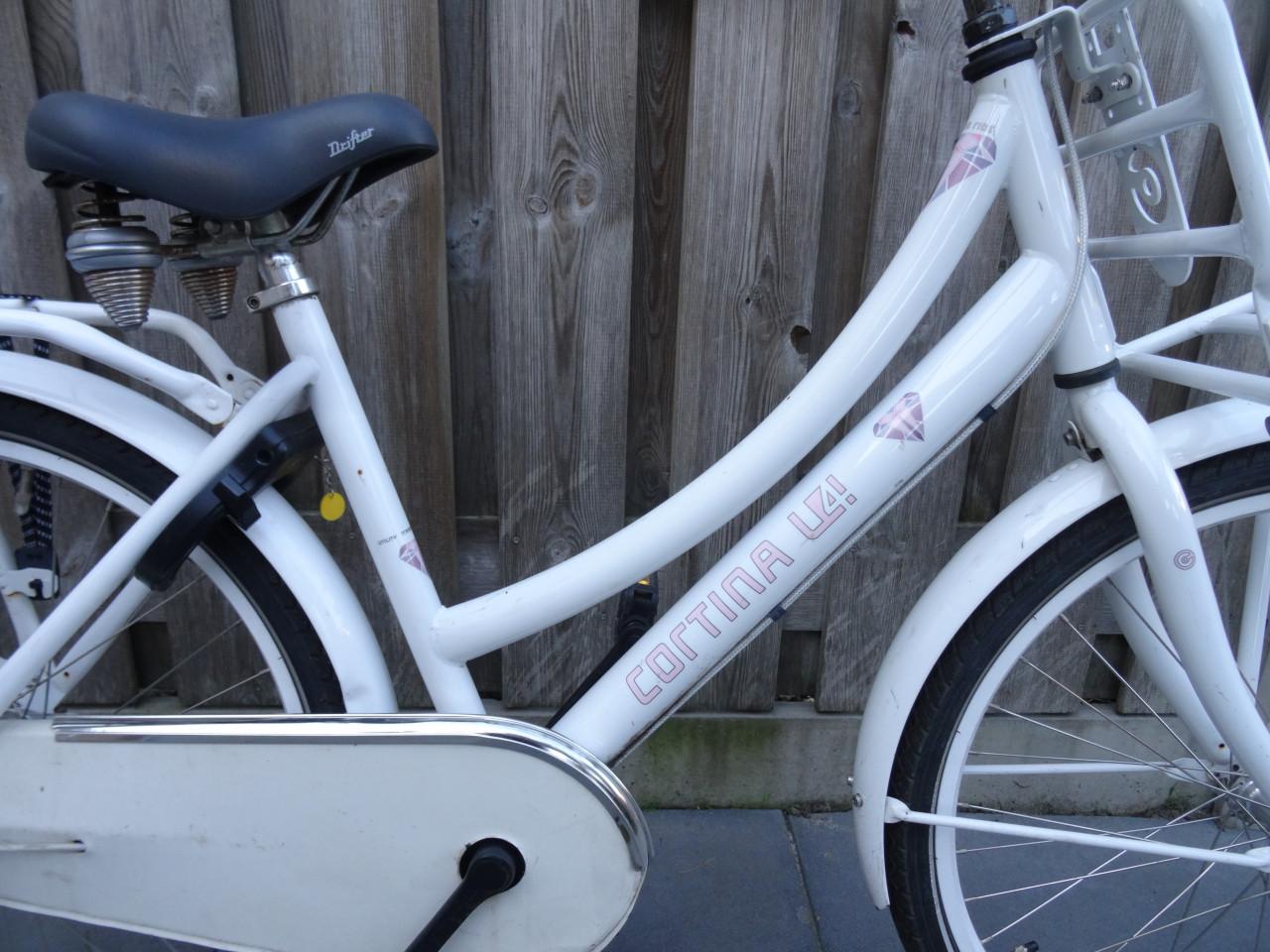 ✨Stoere Meisjesfiets Cortina U4 Transport 24 inch 3 Versnellingen