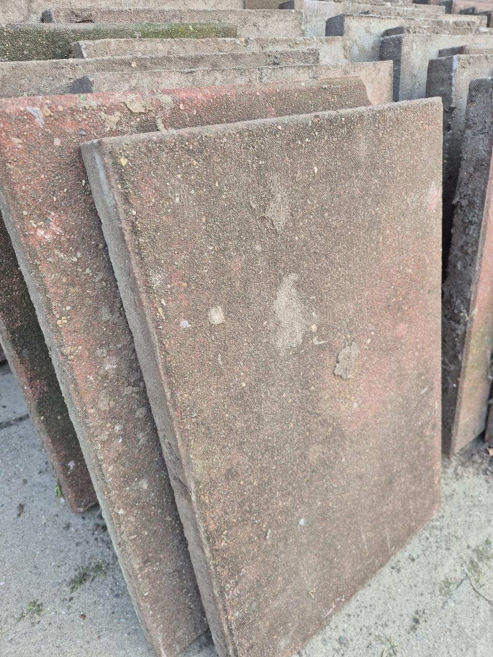 Gratis af te halen: Tuintegels 60x40cm