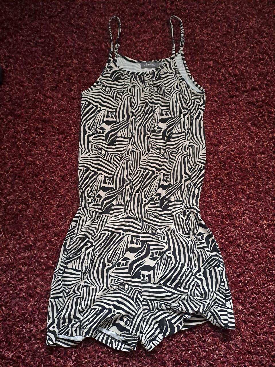 Meisjesjumpsuit maat 176 Geisha