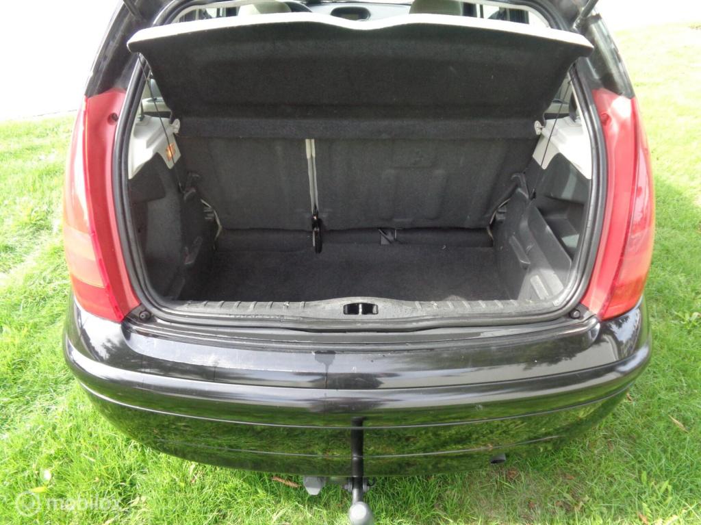 Citroen C3 1.6i-16v exclusive/stuurbekr/airco/trekhaak/apk tot 10-10-2027