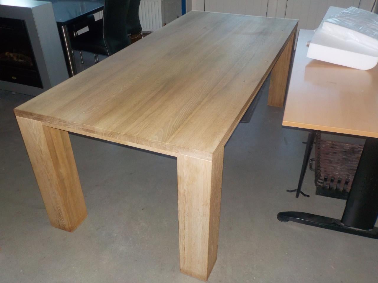 Geheel massief gebleekt eiken eettafel 220 x 100 cm in goede staat