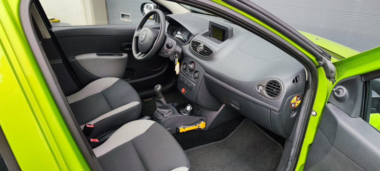 TE KOOP RENAULT CLIO 1.2 SPECIAL LINE IN TOPSTAAT SLECHTS 95.227 KM