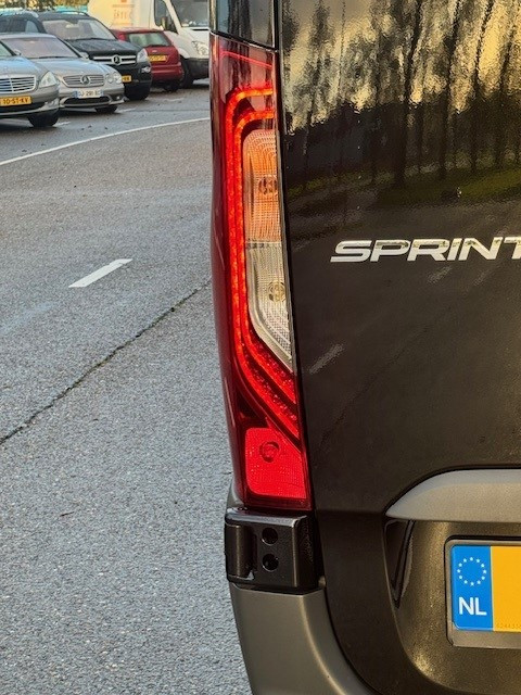 Mercedes-Benz Sprinter 319 1.9 cdi l2 l distronic l 3,5 t trekhaak l led l 