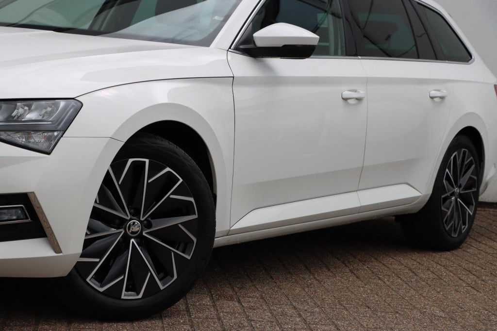 Skoda Superb combi 1.4 tsi iv business edition plus dsg