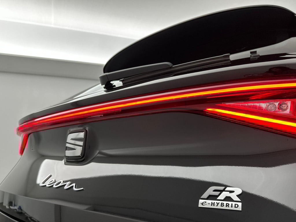 Seat Leon sportstourer fr phev first edition 1.5 tsi ehybrid 150kw / 204p