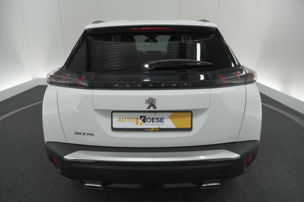 Peugeot 2008 puretech 130 eat8 allure | parkeersensoren | navigatie | apple